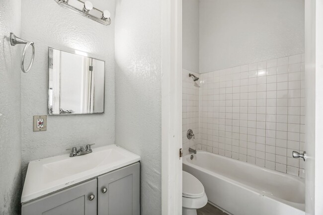 Building Photo - 2 Bedroom Apt in Brownsville, TX