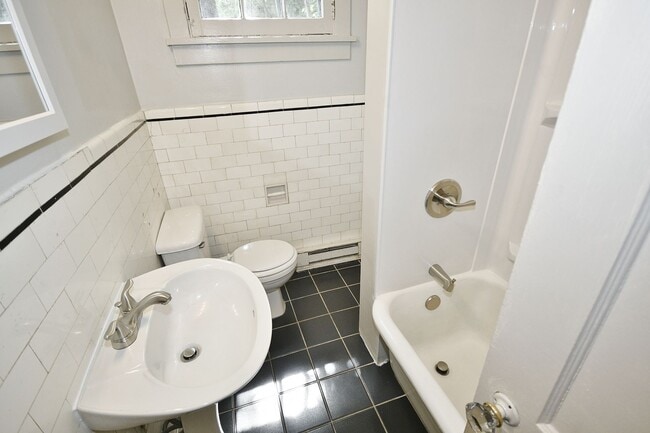 Building Photo - 1721 Montier St