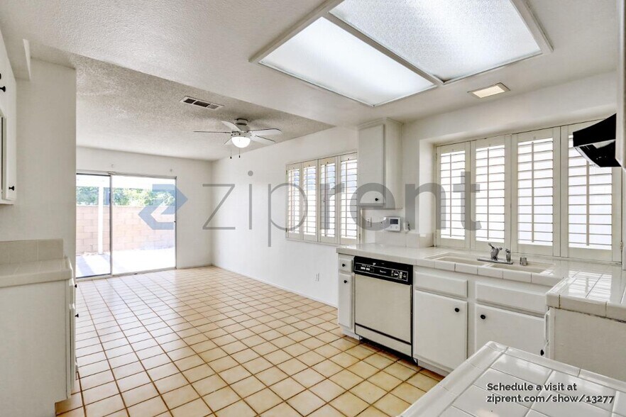 Building Photo - 116 Plymouth Way