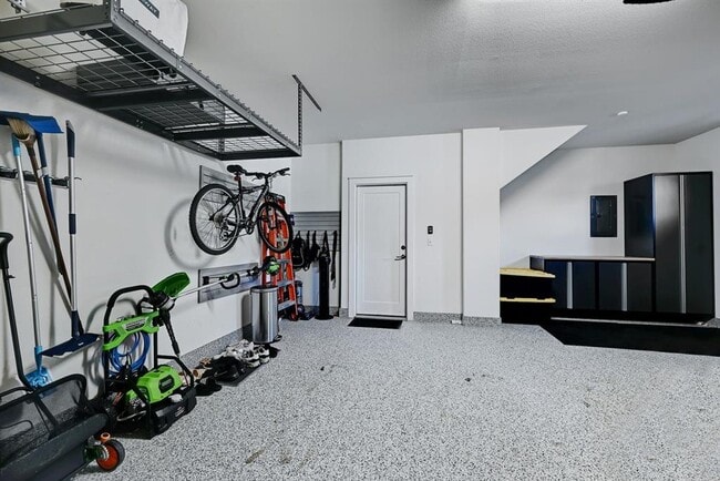 Building Photo - 6800 Menchaca Rd