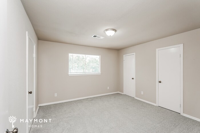 Building Photo - 10719 Idlebrook Dr