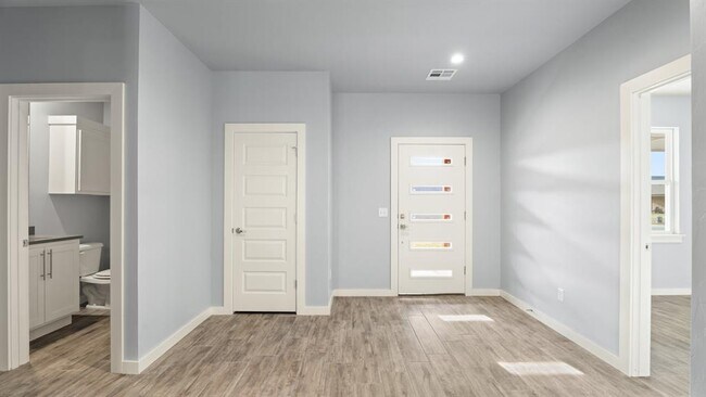 Building Photo - 214 Olde Ml Ct