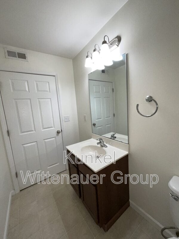 Building Photo - 701 Tower Grove Dr