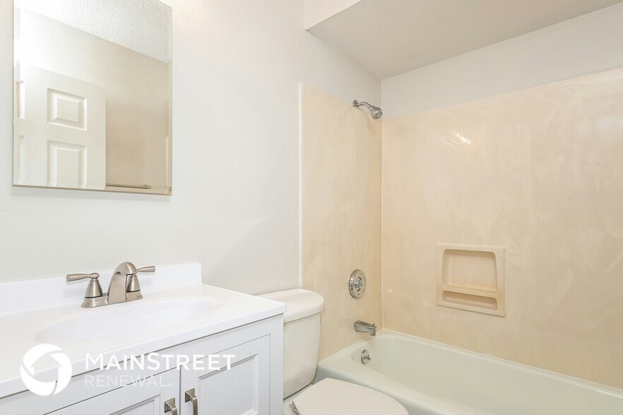 Building Photo - 3515 Ridgewood Dr