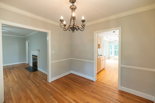 Building Photo - Lovely, Updated 3-Bedroom, 1-Bath Home in Greensboro w/ Fenced Yard