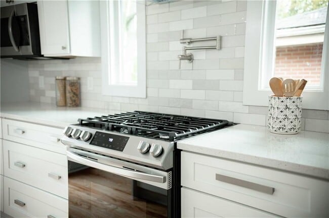 Building Photo - 259 Mellrich Ave NE