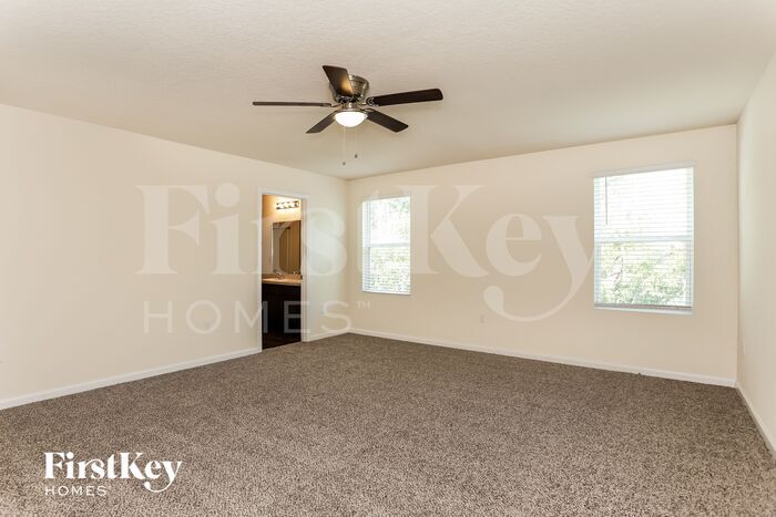 Building Photo - 5871 Calvary Dr