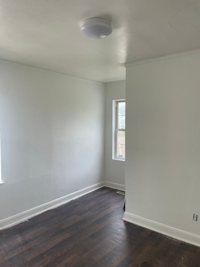 Building Photo - Four Bedroom Two Bath Home In Dunbar