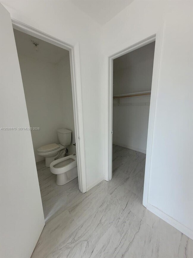 Building Photo - 2438 SW 109th Ct