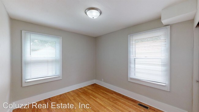 Building Photo - 4 br, 2 bath House - 1116 Locust St