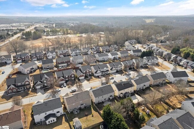 Building Photo - 5 Bed, 3 Bath Home Available in Greer
