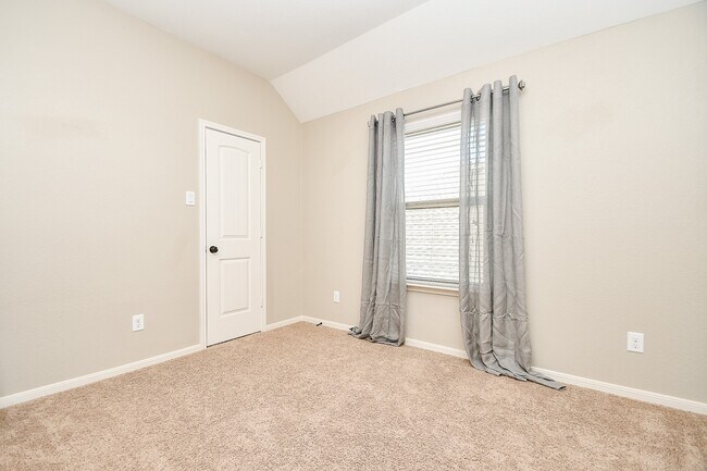 Building Photo - 24119 Via Renata Dr