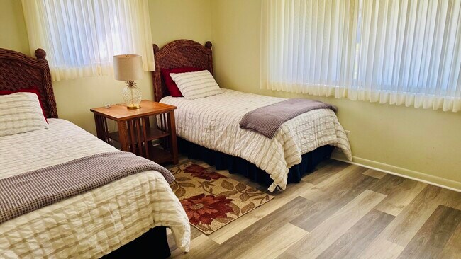 Building Photo - 520 SW 18th St