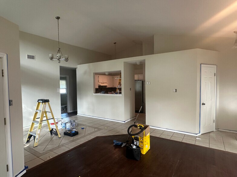 Building Photo - 11310 Forest Summit