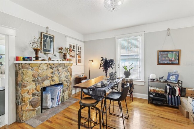 Building Photo - 1206 E Frierson Ave