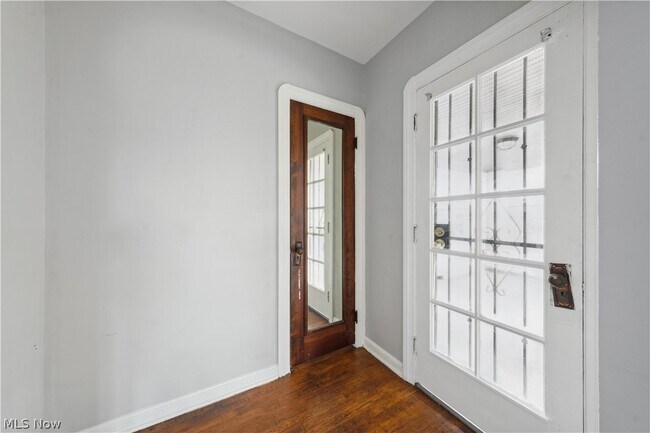 Building Photo - 3740 E 151st St