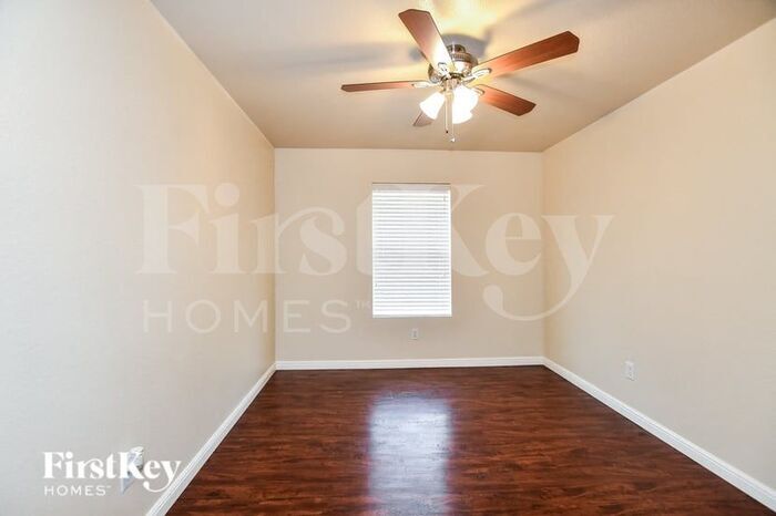 Building Photo - 12325 Arbor Lake Rd