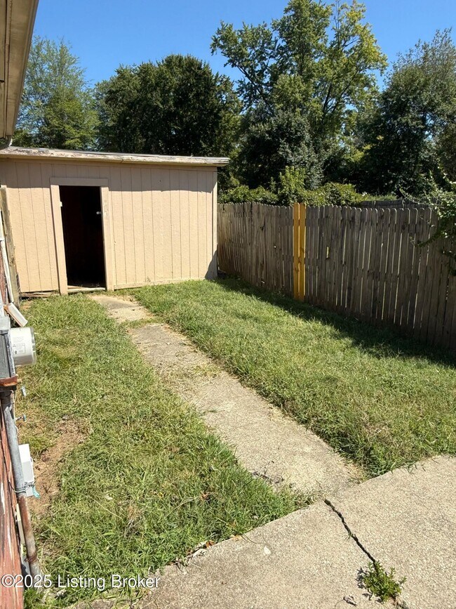 Building Photo - 6709 Rebecca Ln
