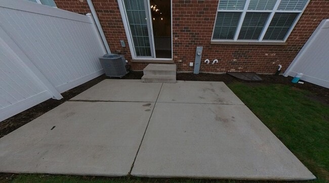 Building Photo - 10725 Clock Tower Dr