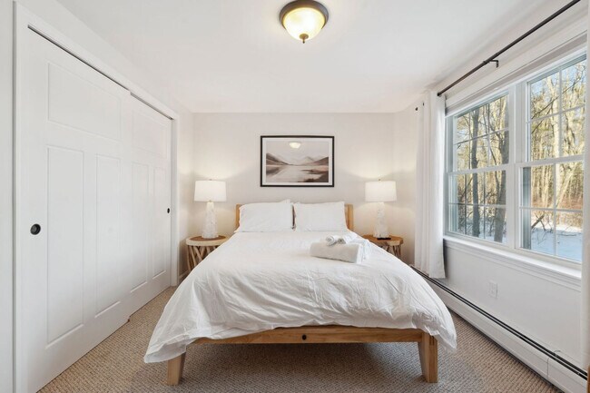 Building Photo - 589 Laconia Rd