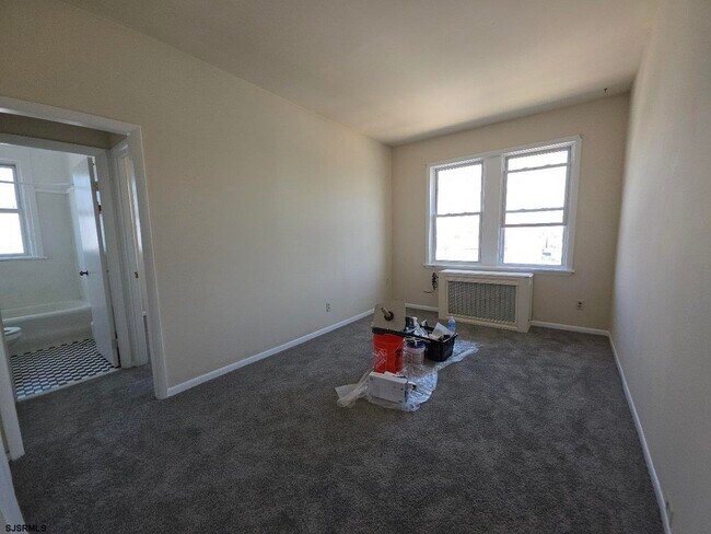Building Photo - 6215 Ventnor Ave