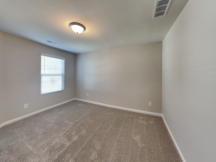 Building Photo - 708 Point Andrews Dr SW