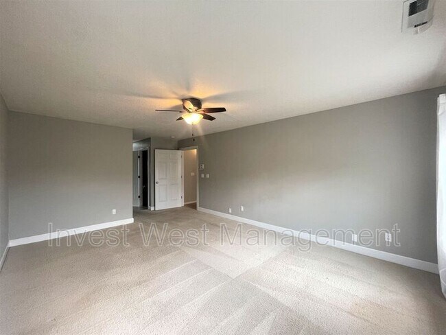 Building Photo - 2525 NW 23rd Ave