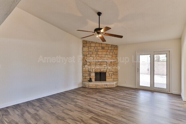 Building Photo - 4419 W Shaw Butte Dr