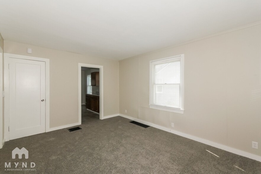 Building Photo - 2021 N Drexel Ave