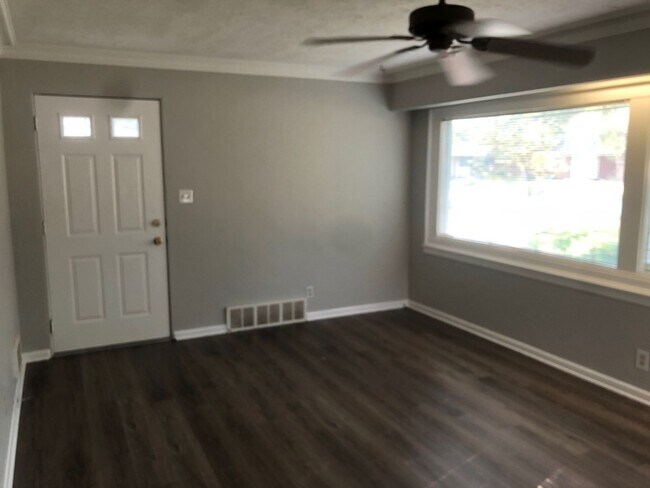 Building Photo - 3-Bedroom Home in a Charming Neighborhood!