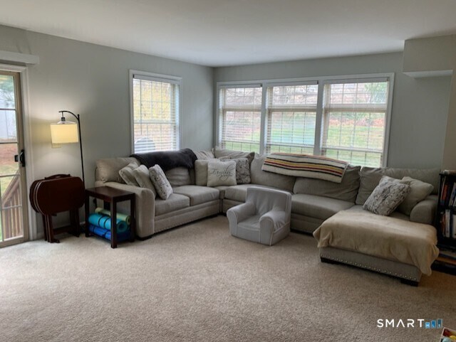 Building Photo - 19 Hawthorne Dr