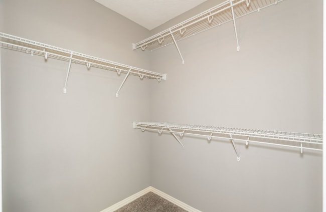 Building Photo - 4673 Oneida Dr