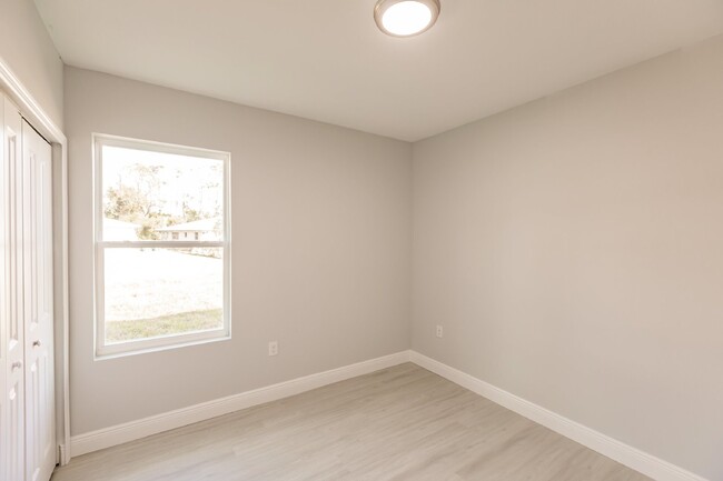 Building Photo - BRAND NEW Construction, 3 bed / 2 bath Ren...