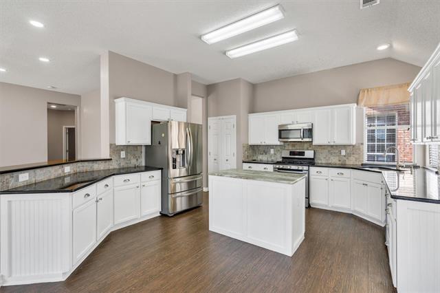 Building Photo - 7401 Centenary Dr