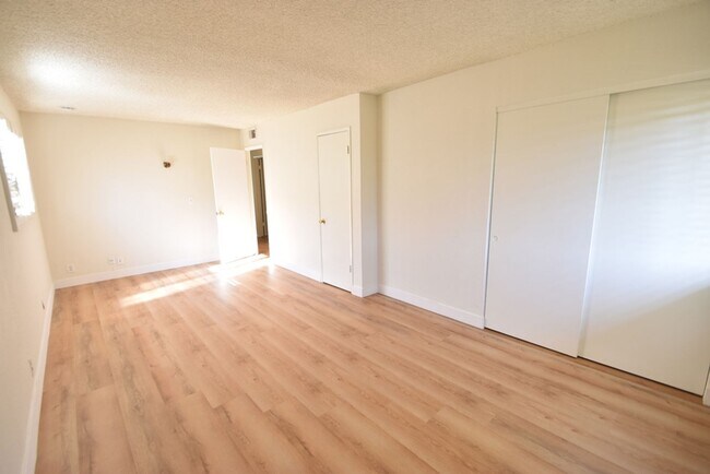Building Photo - Fullerton Home w/Yard & Garage - 3 Bed/2 Bath