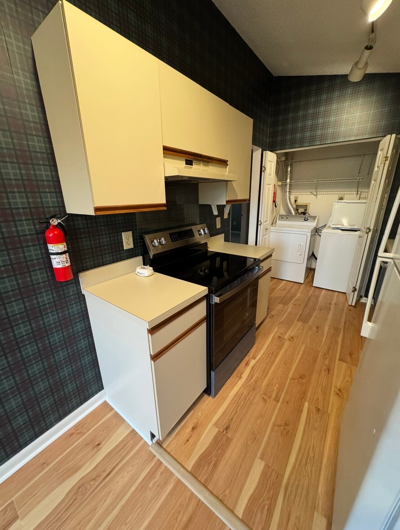 Building Photo - 1307 Greenwich Dr