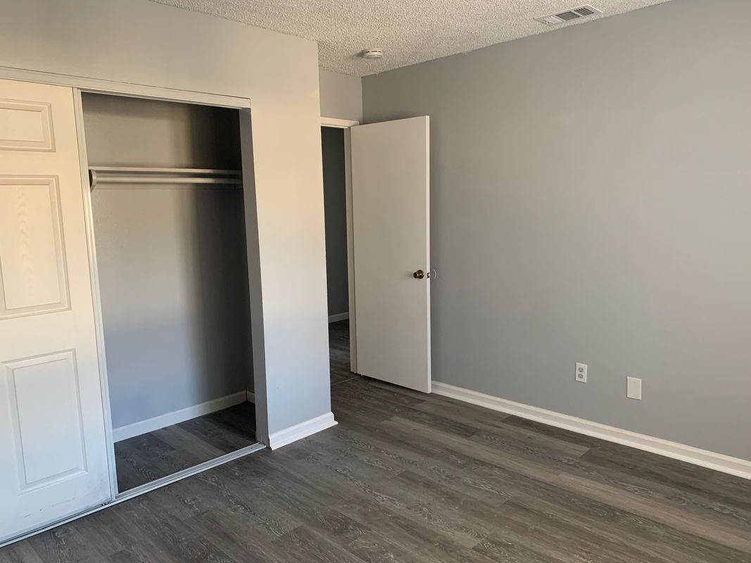 Building Photo - 3500 Rainbow Ln