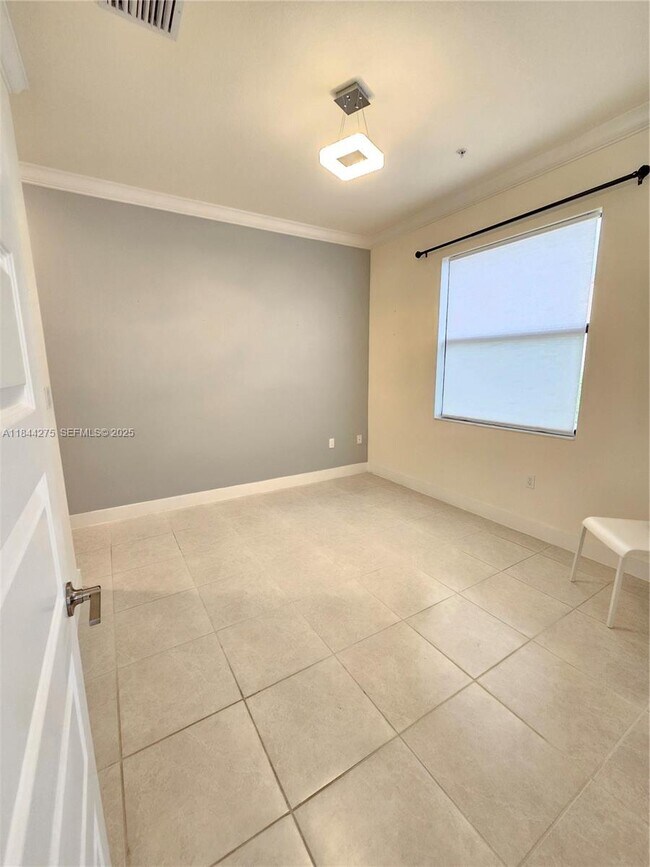 Building Photo - 7905 NW 104th Ave