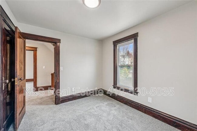Building Photo - 518 10th St