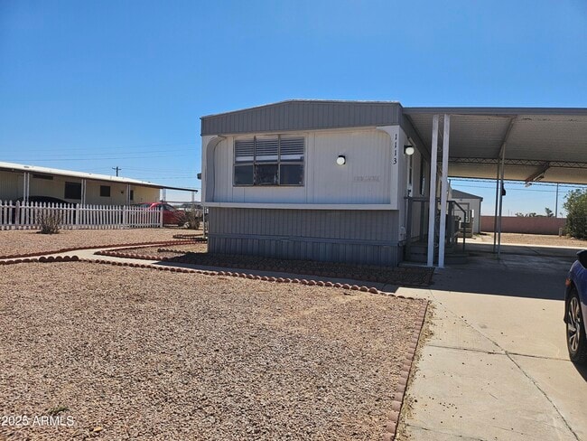 Primary Photo - 1113 W Corinthian Cir