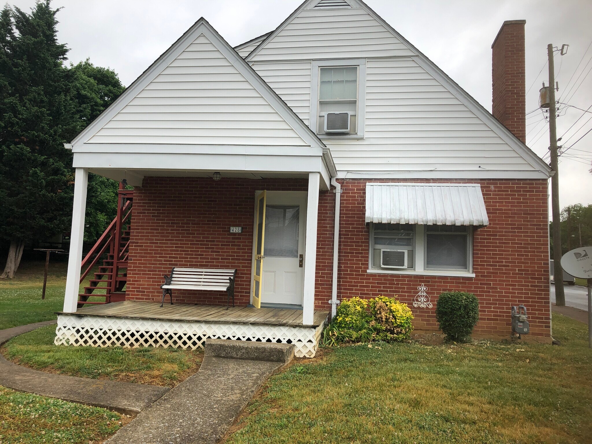 Building Photo - 428 Benson St