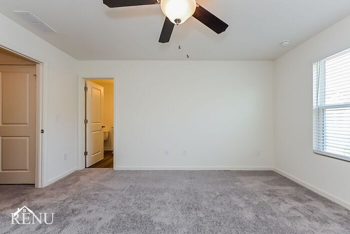 Building Photo - 3106 Calcutta St