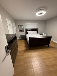 Building Photo - 805 E Taylor St