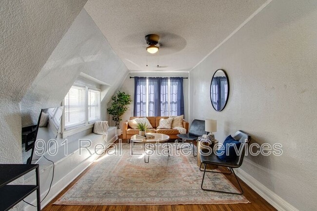 Primary Photo - 1954 Manila Ave