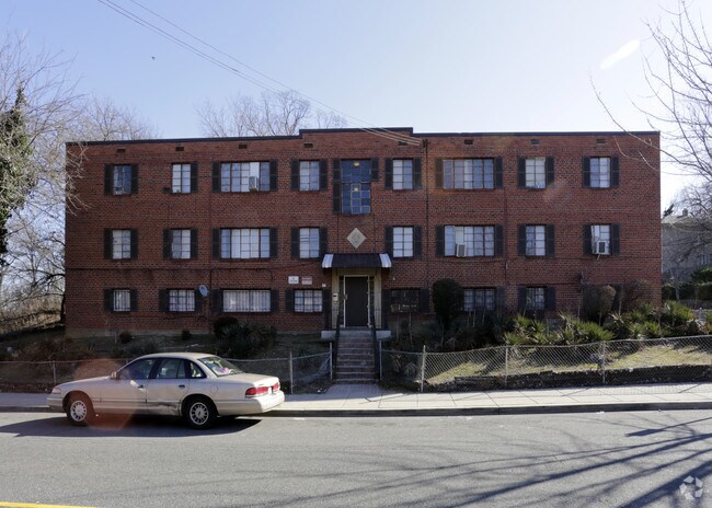 Building Photo - 405 Division Ave NE
