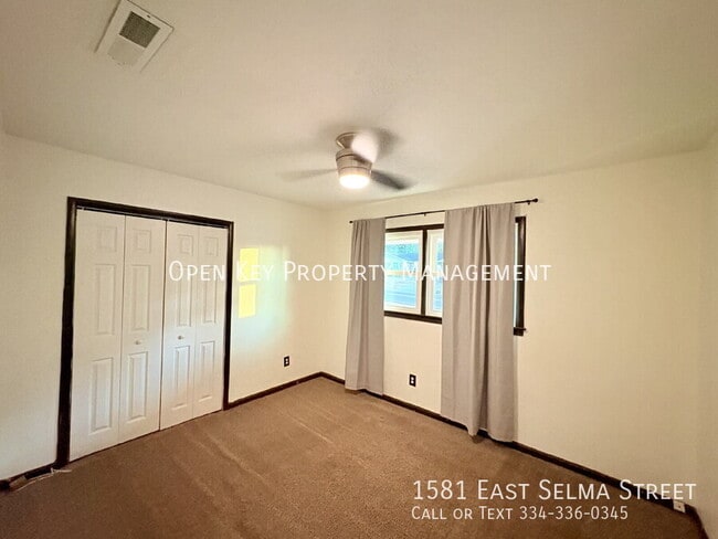 Building Photo - 1581 E Selma St