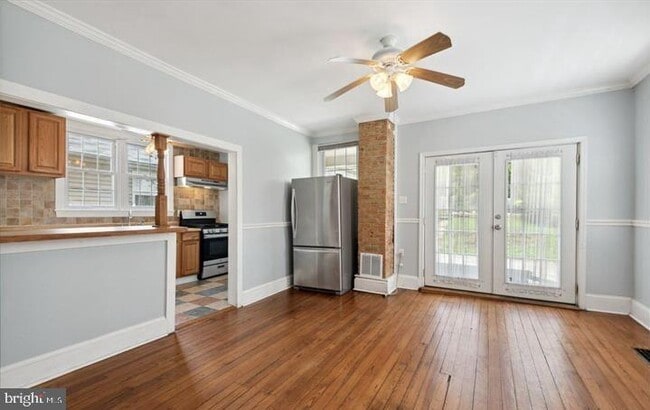 Building Photo - 6011 Falls Rd