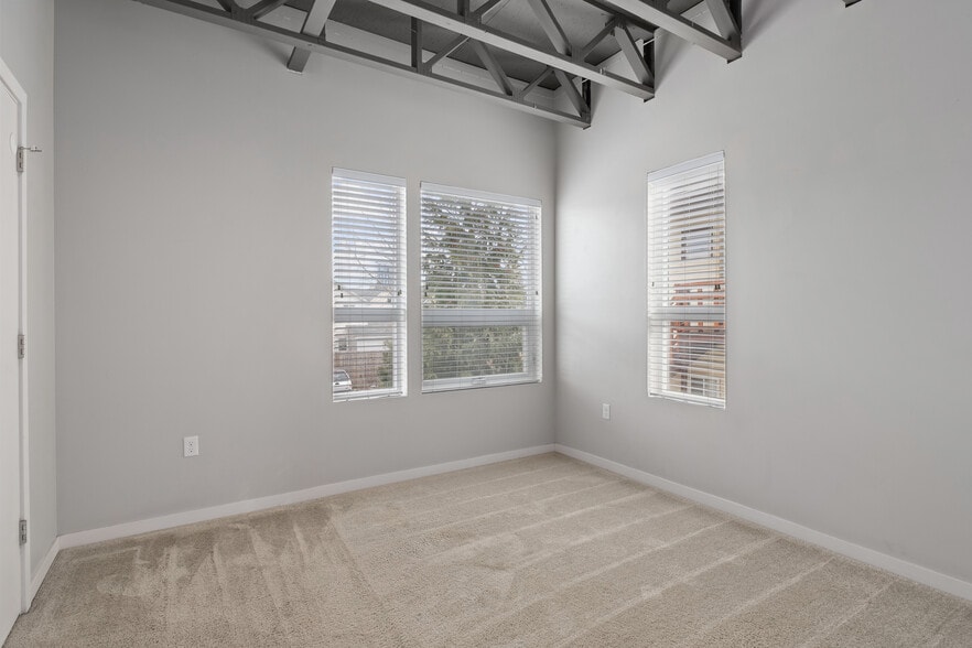 Building Photo - 600 Douglas St NW