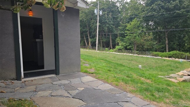 Building Photo - 252 Rockland Lake Rd