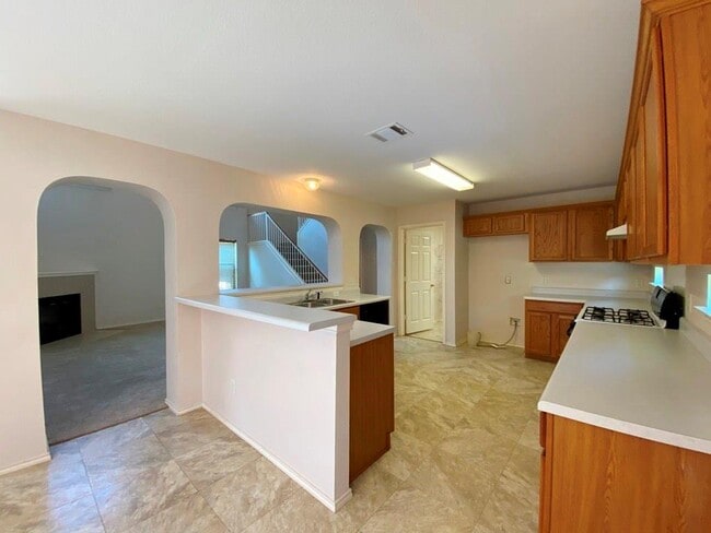 Building Photo - 145 Strawn